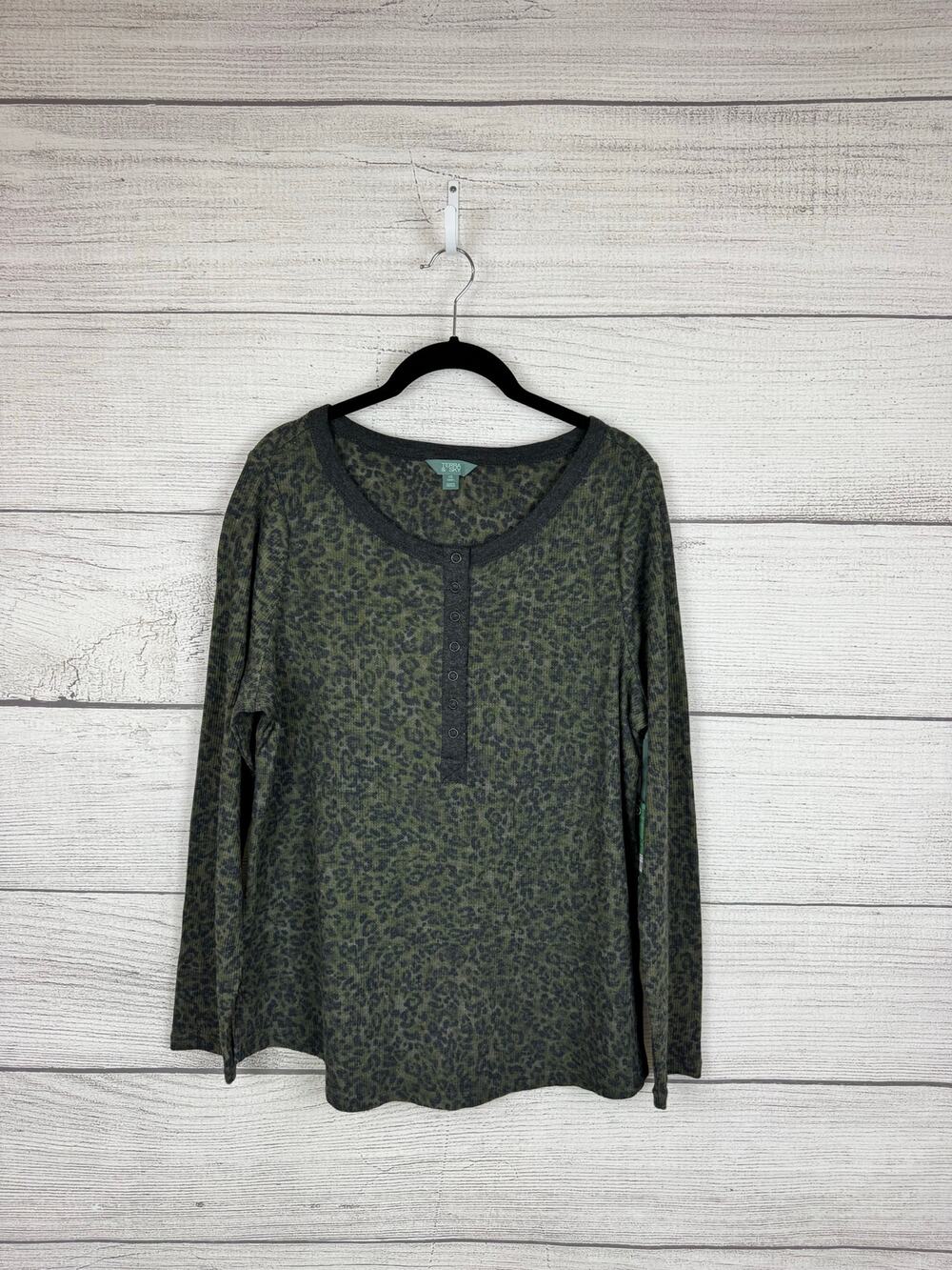 Terra & Sky Plus Size Green Leopard Waffle Long Sleeve Henley Top Size 0X